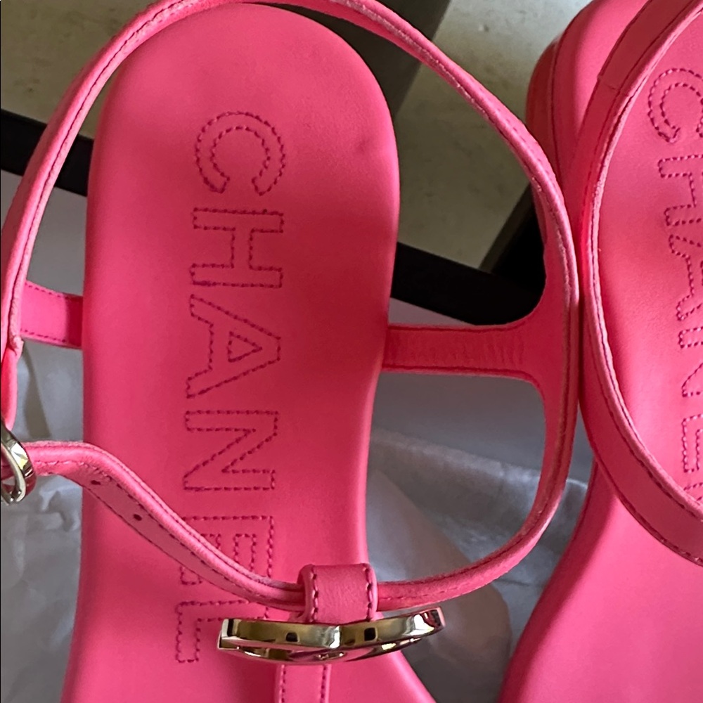 CHANEL Lambskin Sandal - Picture 6 of 8